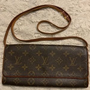 Authentic Louis Vuitton  twin pochette
